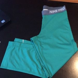 Nike pro Capri